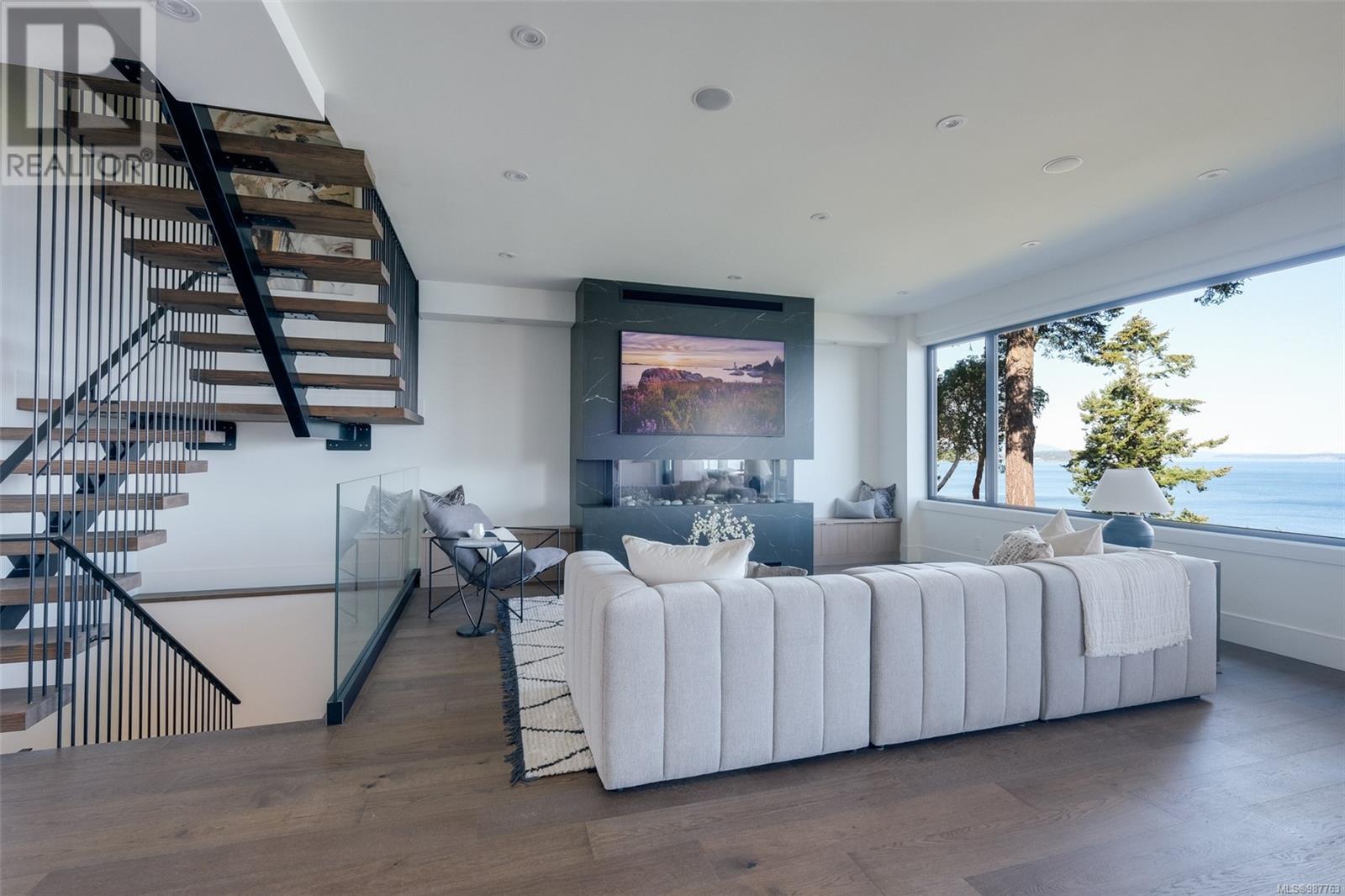 4599 Cordova Bay Rd