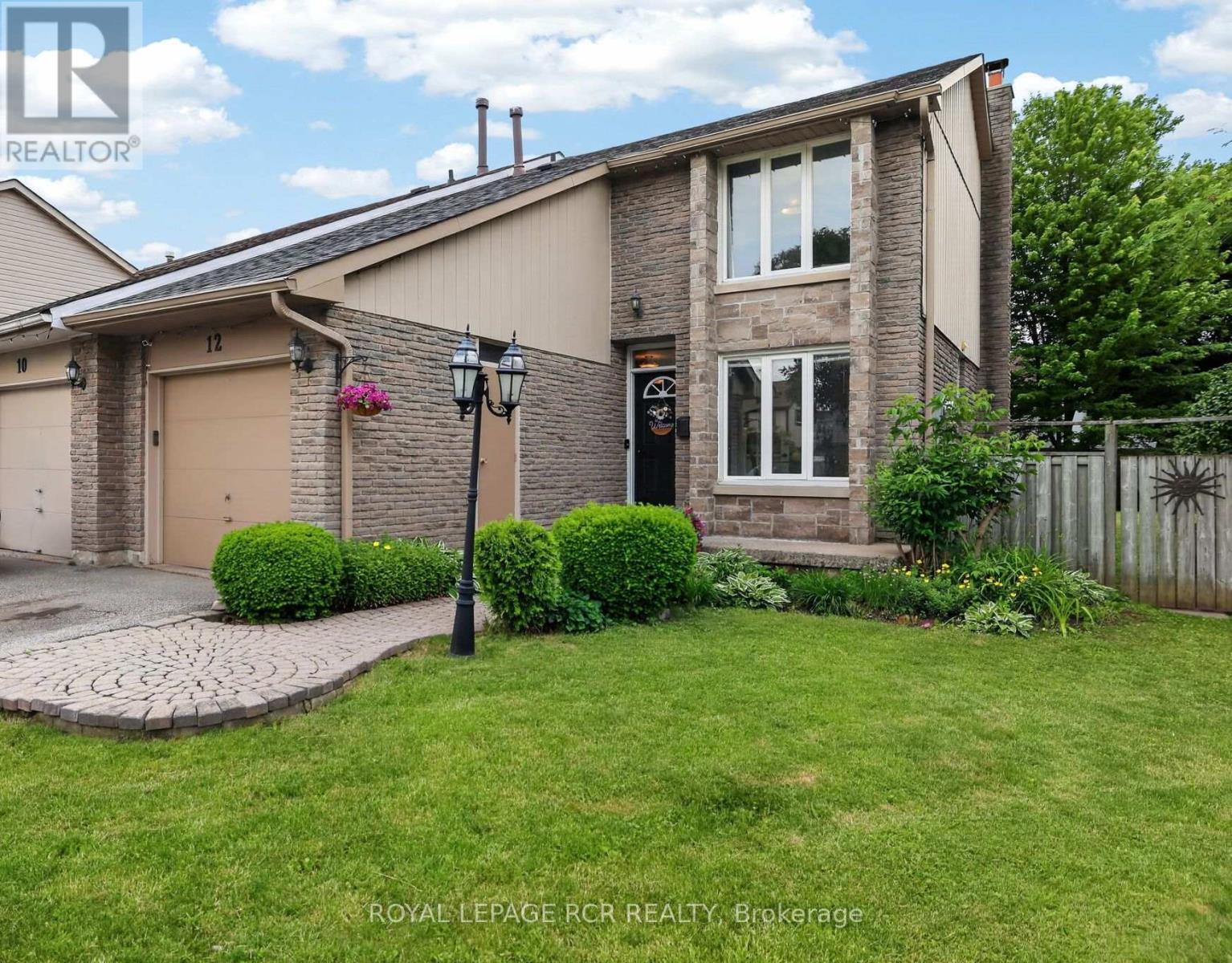 Photo 1 of 40 — 12 MACASSA COURT, Brampton (Heart Lake West), ON L6Z1B3