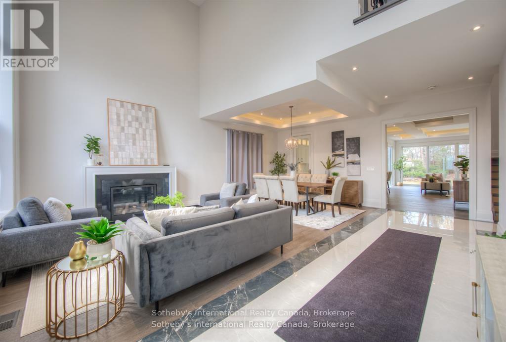2457 VENTURA DRIVE
