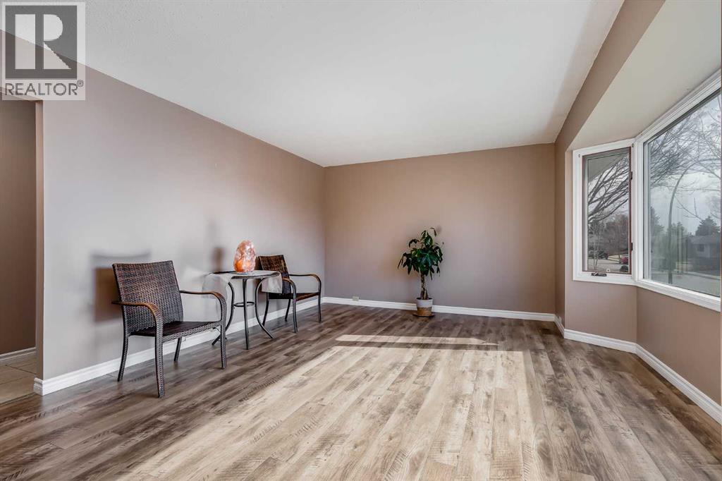 248 Huntcroft Road NE