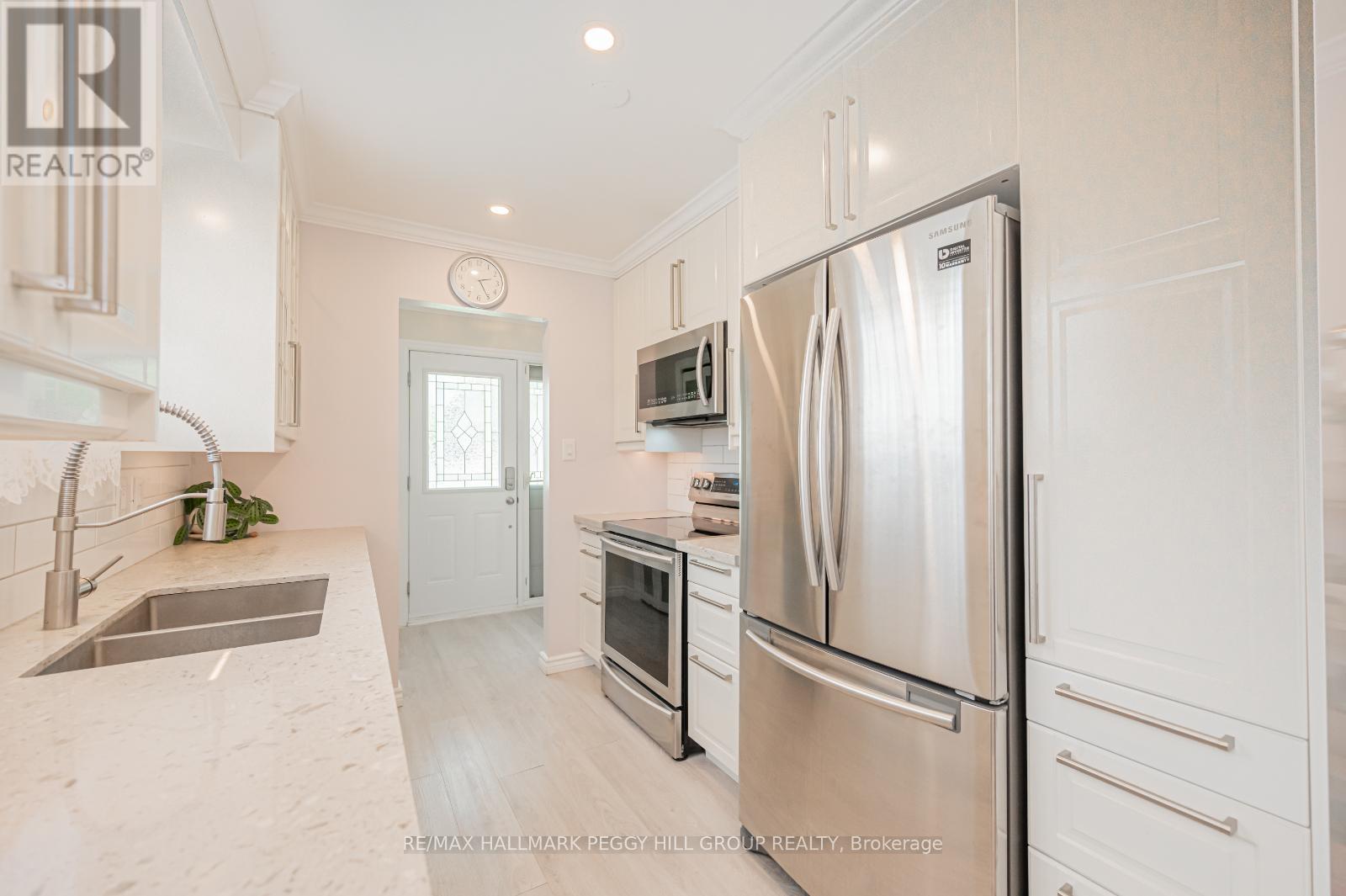 17A CUNDLES ROAD E