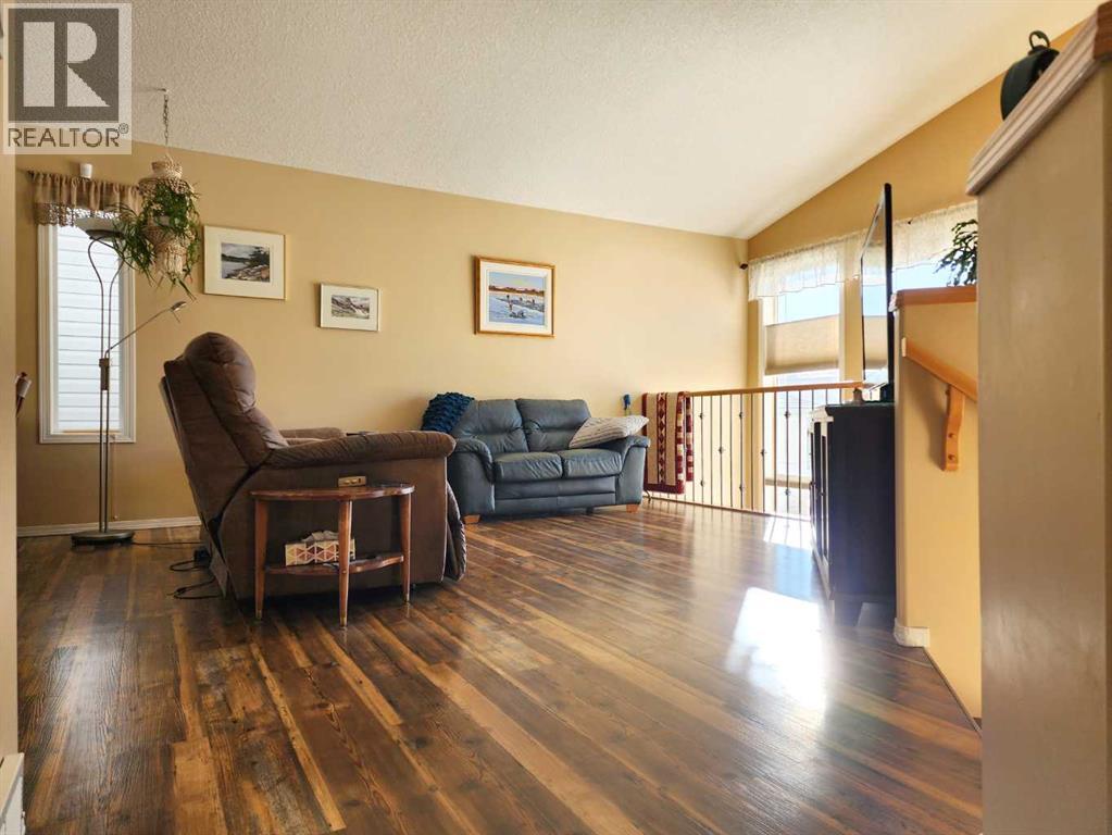 52 Squamish Crescent W