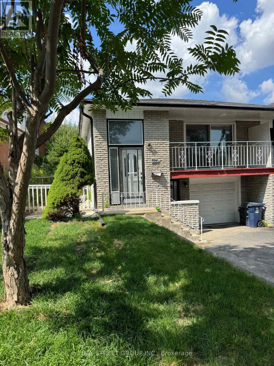 Photo 1 of 27 — MAIN FLOOR - 117 PINDAR CRESCENT Unit Main Floor, Toronto (Pleasant View), ON M2J3L3