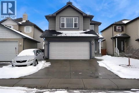 14 Marthas Close NE Calgary AB T3J4P2