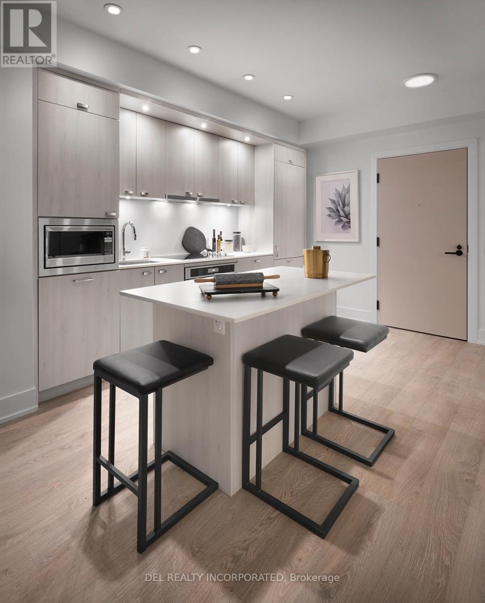 327 - 858 DUPONT STREET