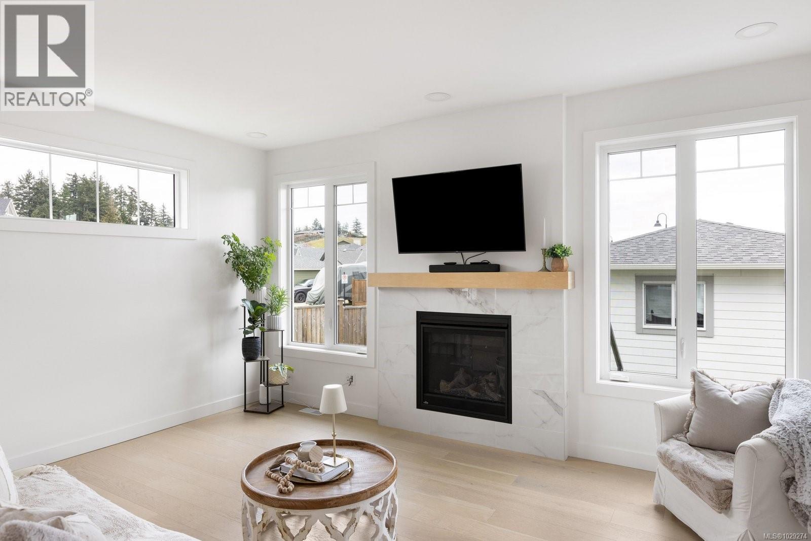 3403 Sparrowhawk Ave