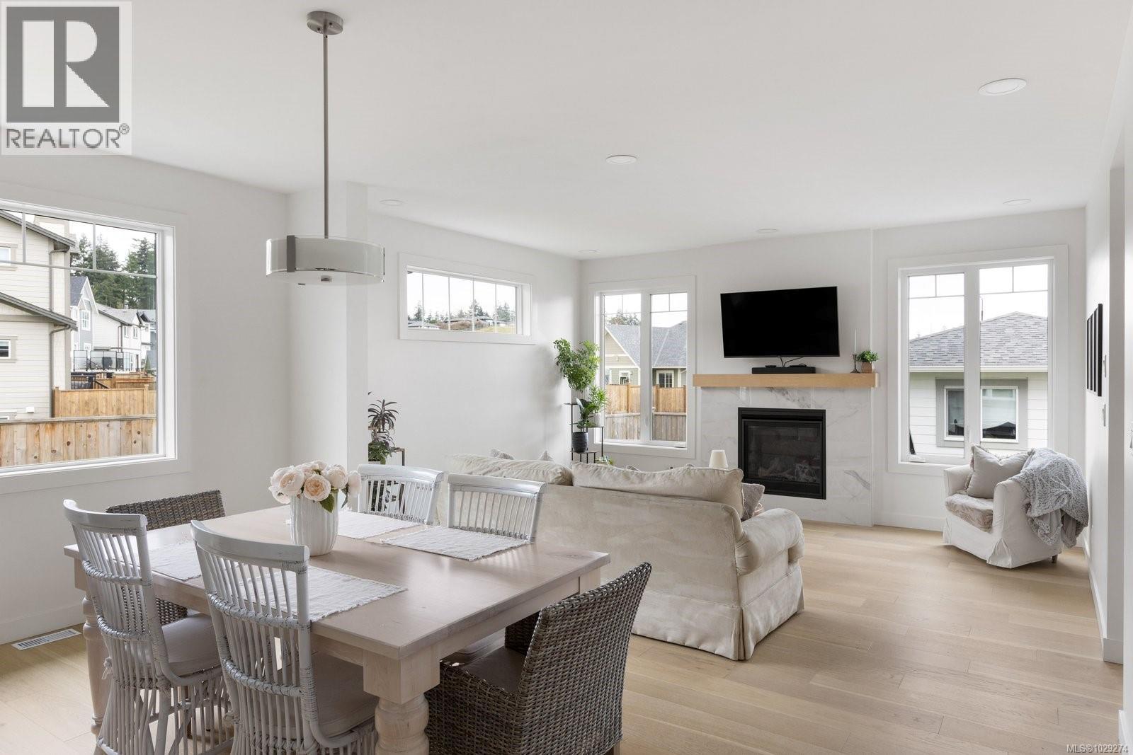 3403 Sparrowhawk Ave