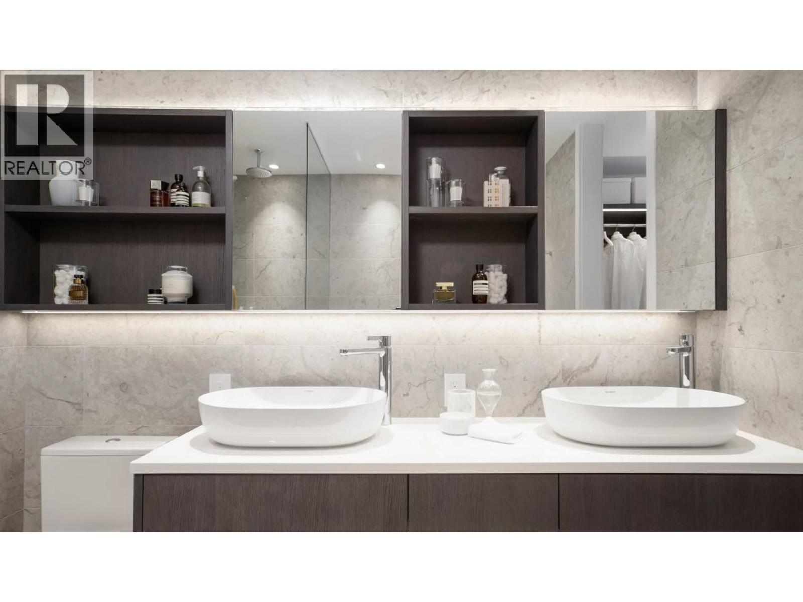 108 5168 CAMBIE STREET