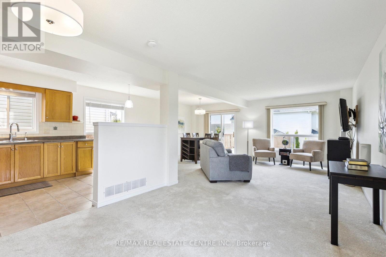 1 SILVERSMITH COURT