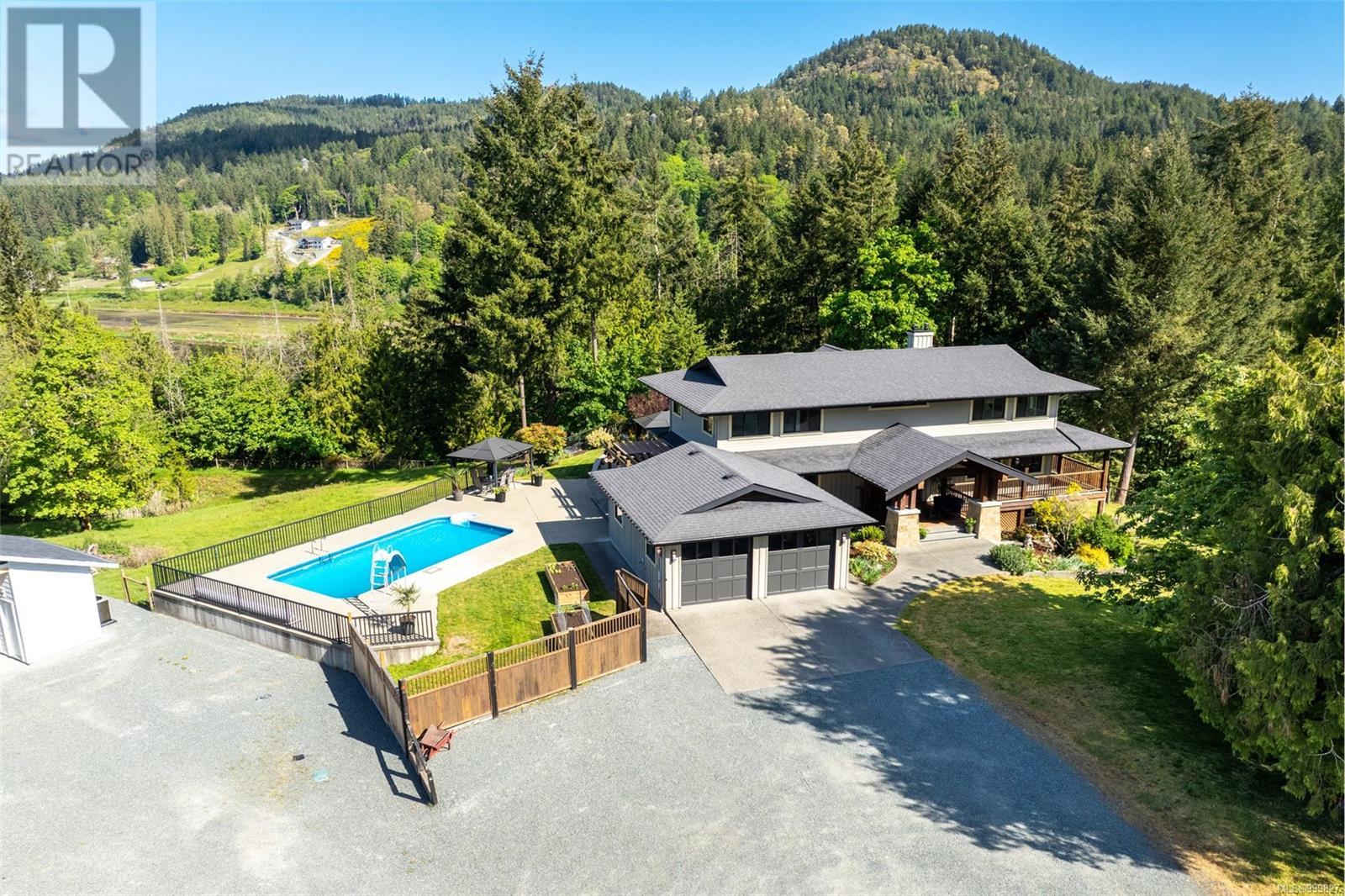 7136/7138 Richards Trail