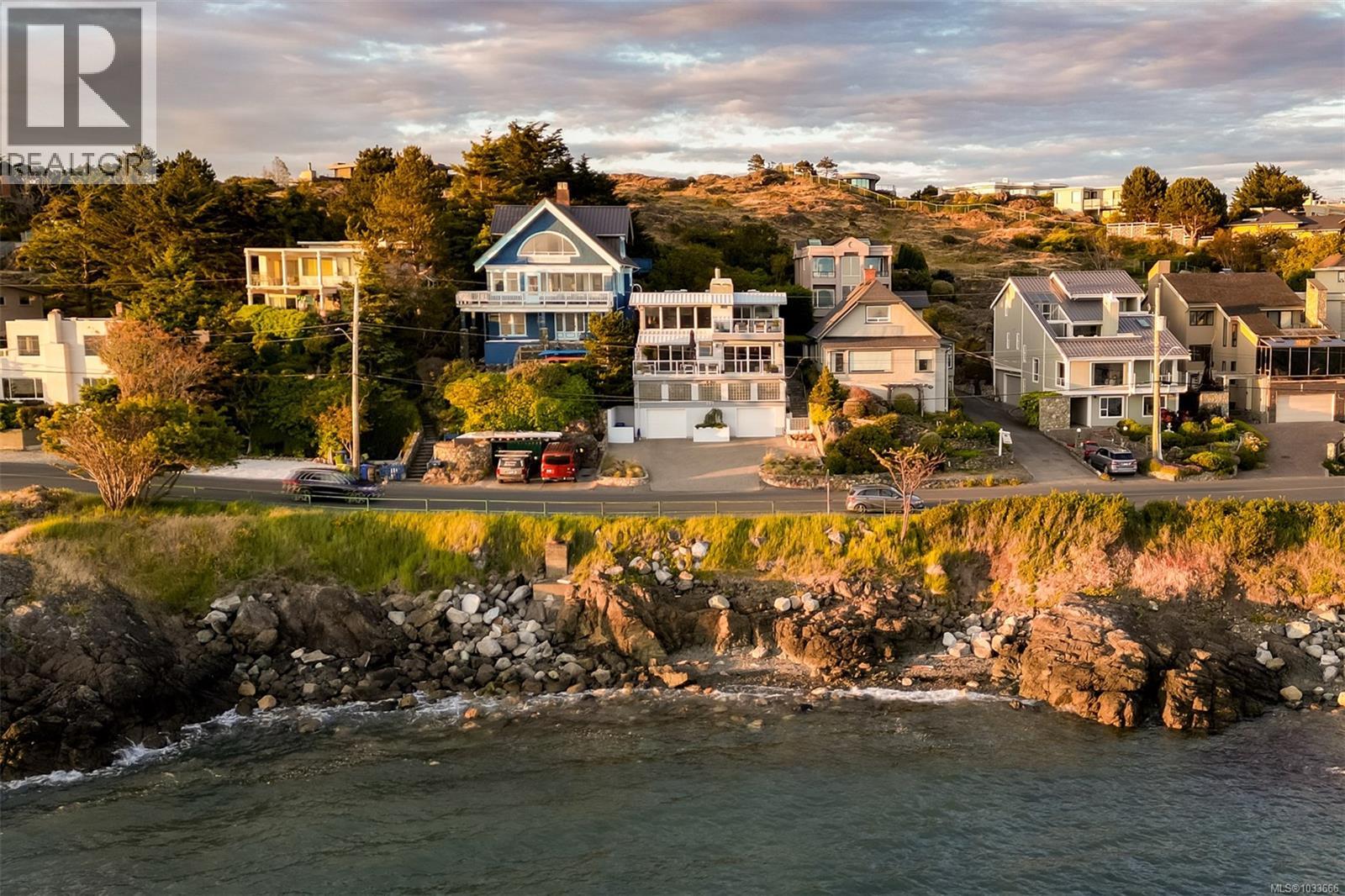 554 Beach Dr