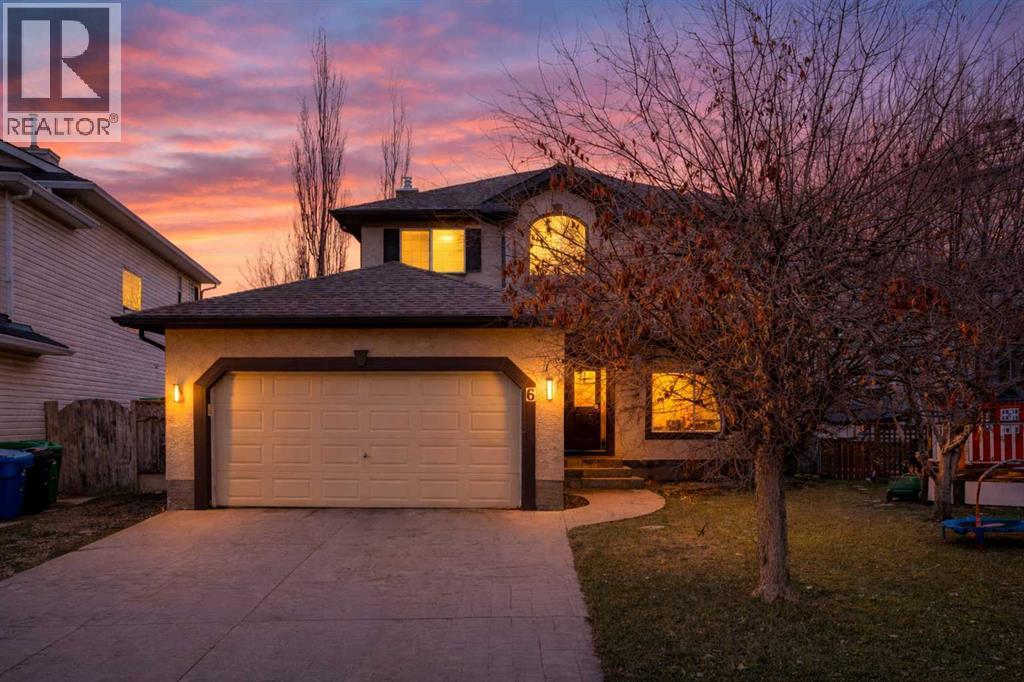 6 Douglas Woods Bay SE