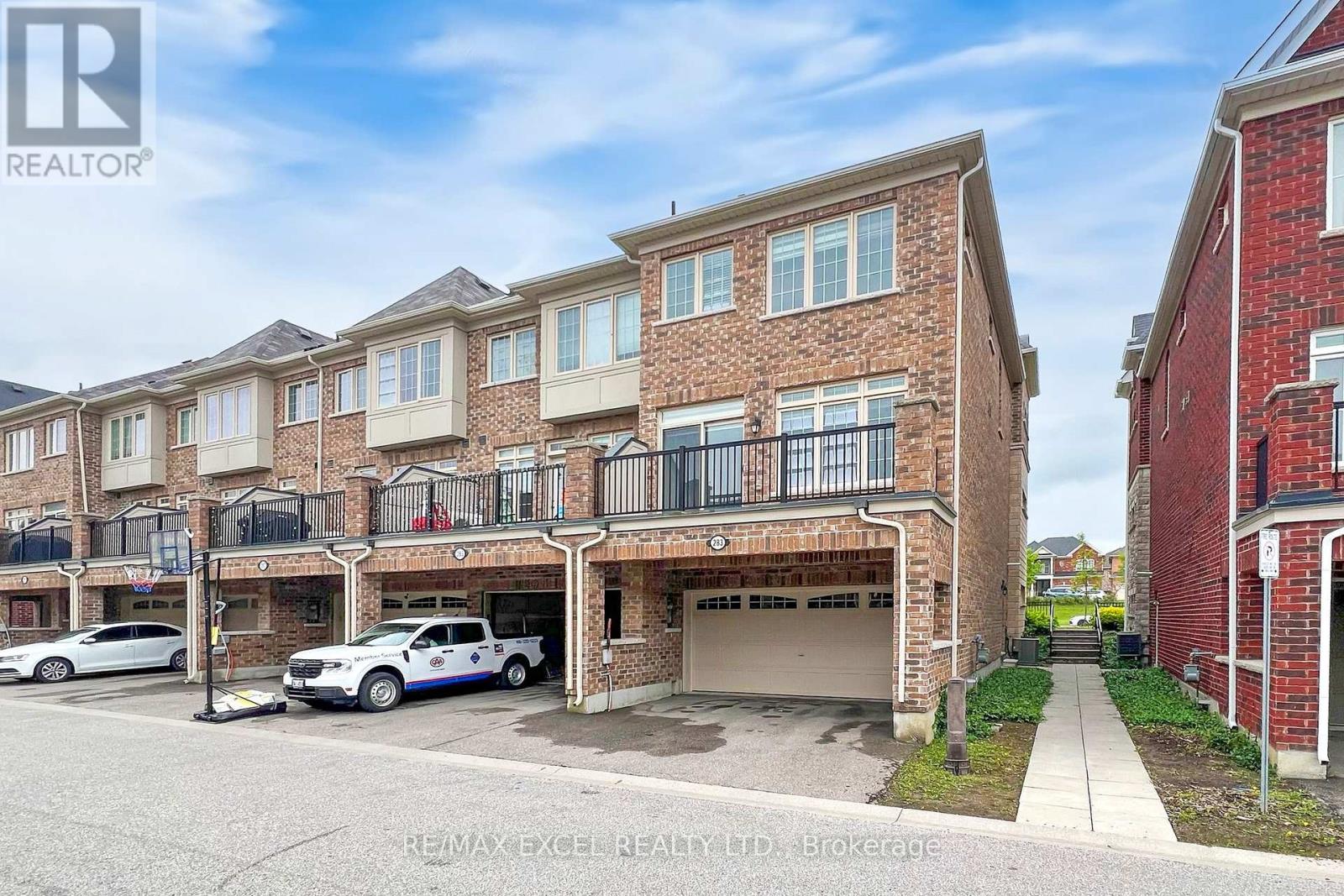 283 DUNDAS WAY