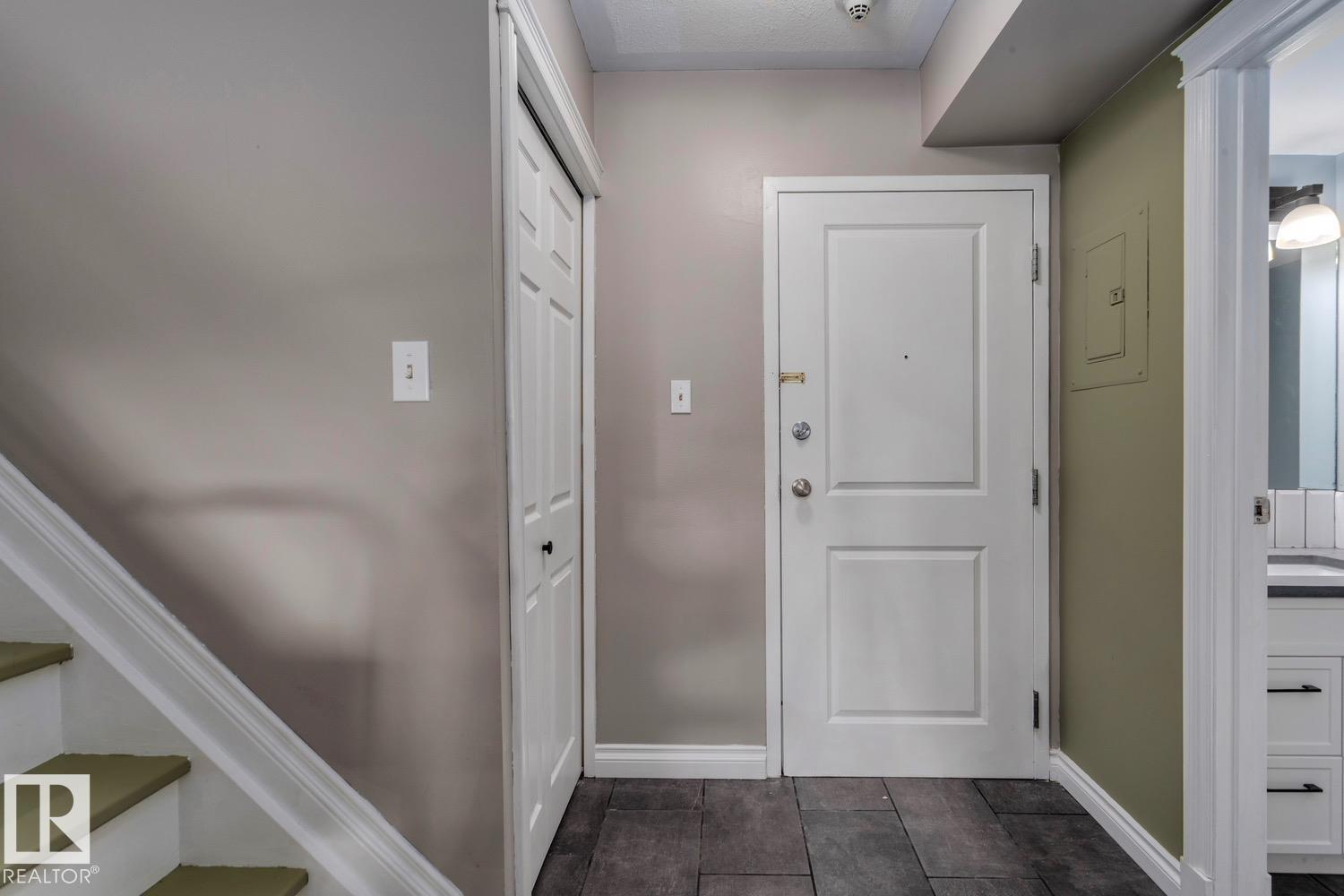 #209 11033 127 ST NW