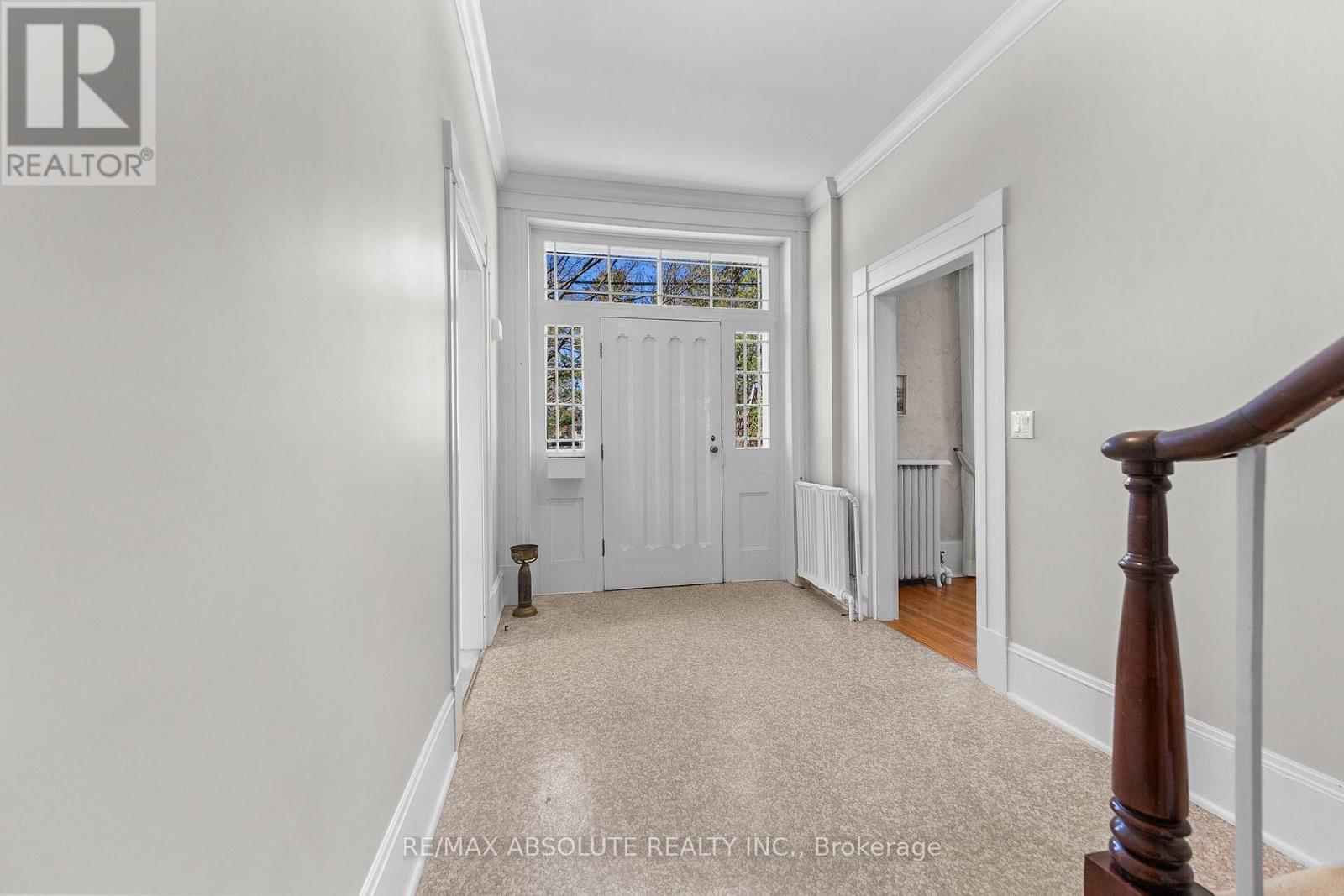277 JOHN STREET N