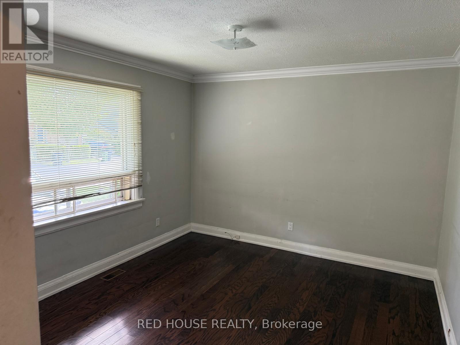 UPPER - 22 BIRCHLEA AVENUE
