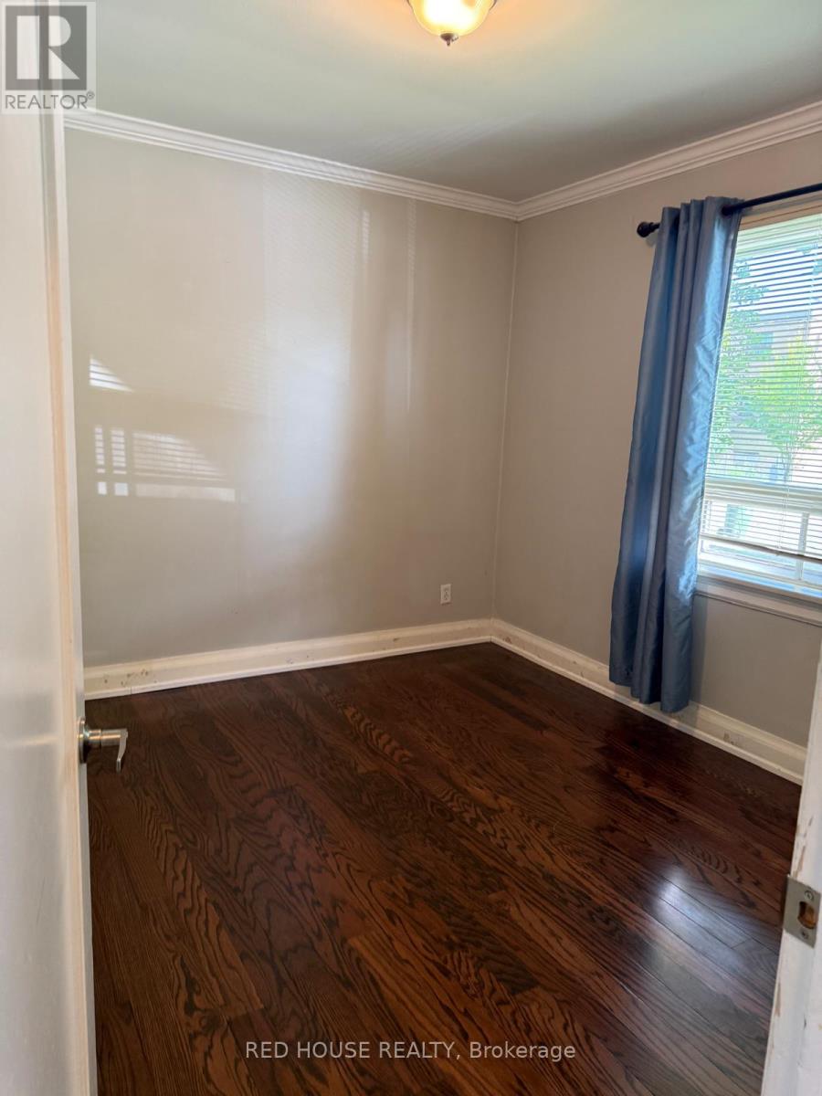 UPPER - 22 BIRCHLEA AVENUE