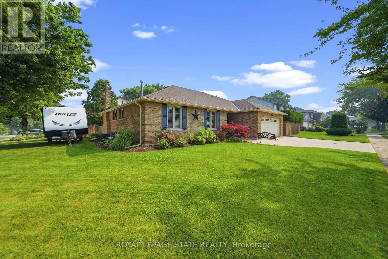 1 BANBURRY CRESCENT