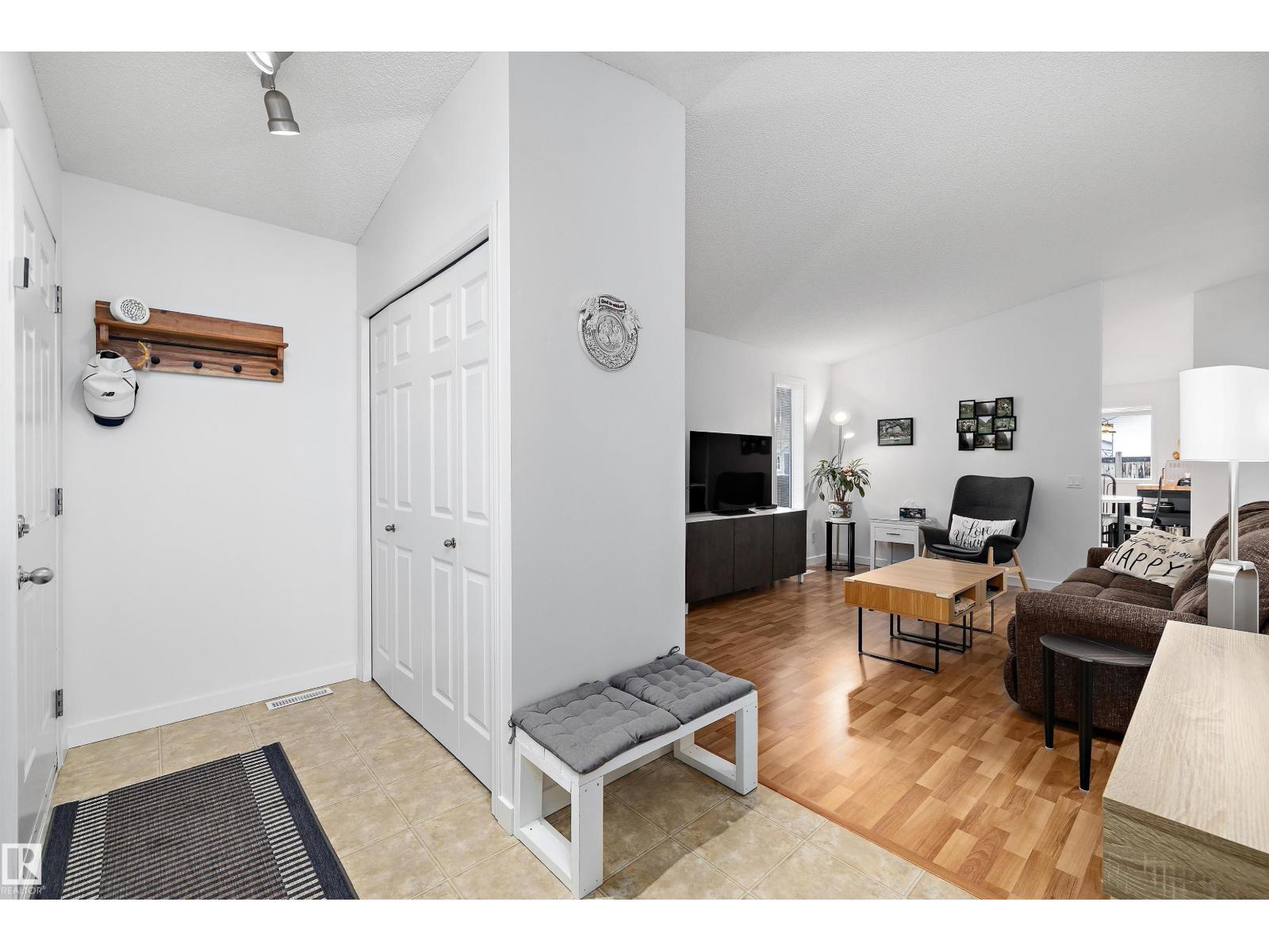 3344 24 AV NW