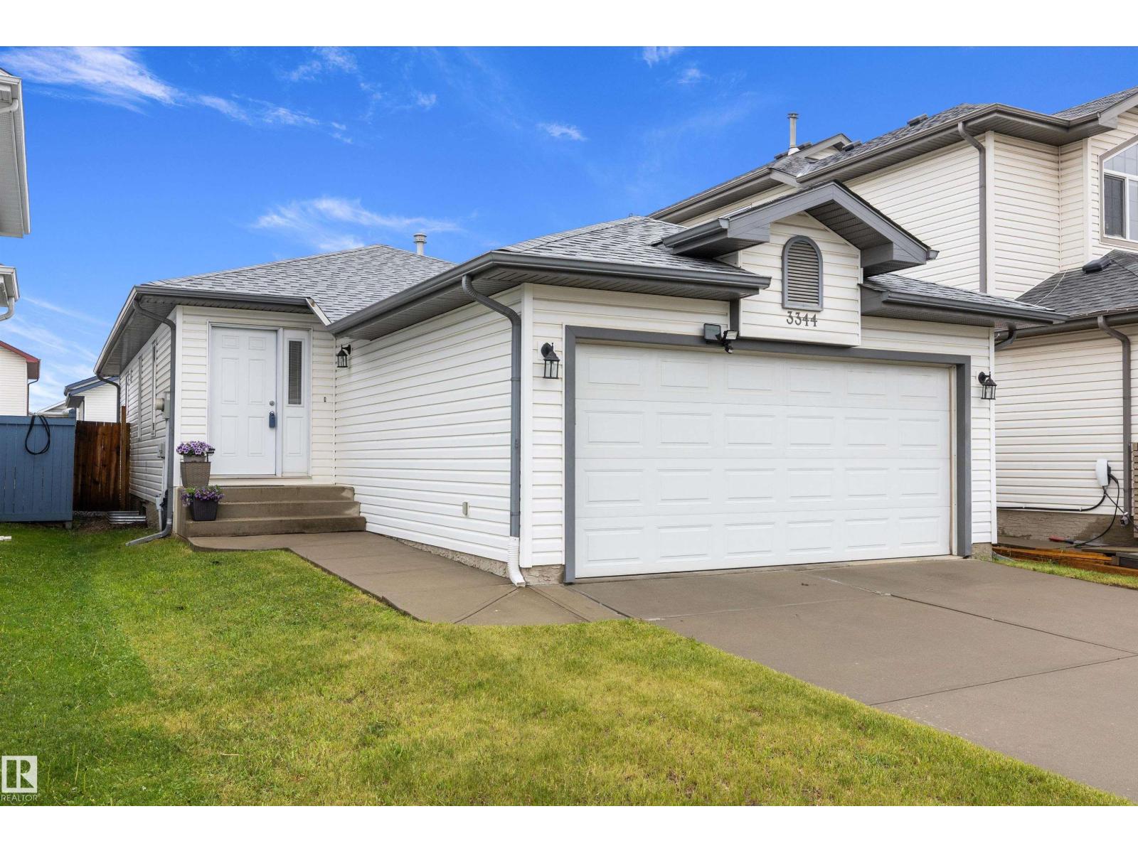 3344 24 AV NW