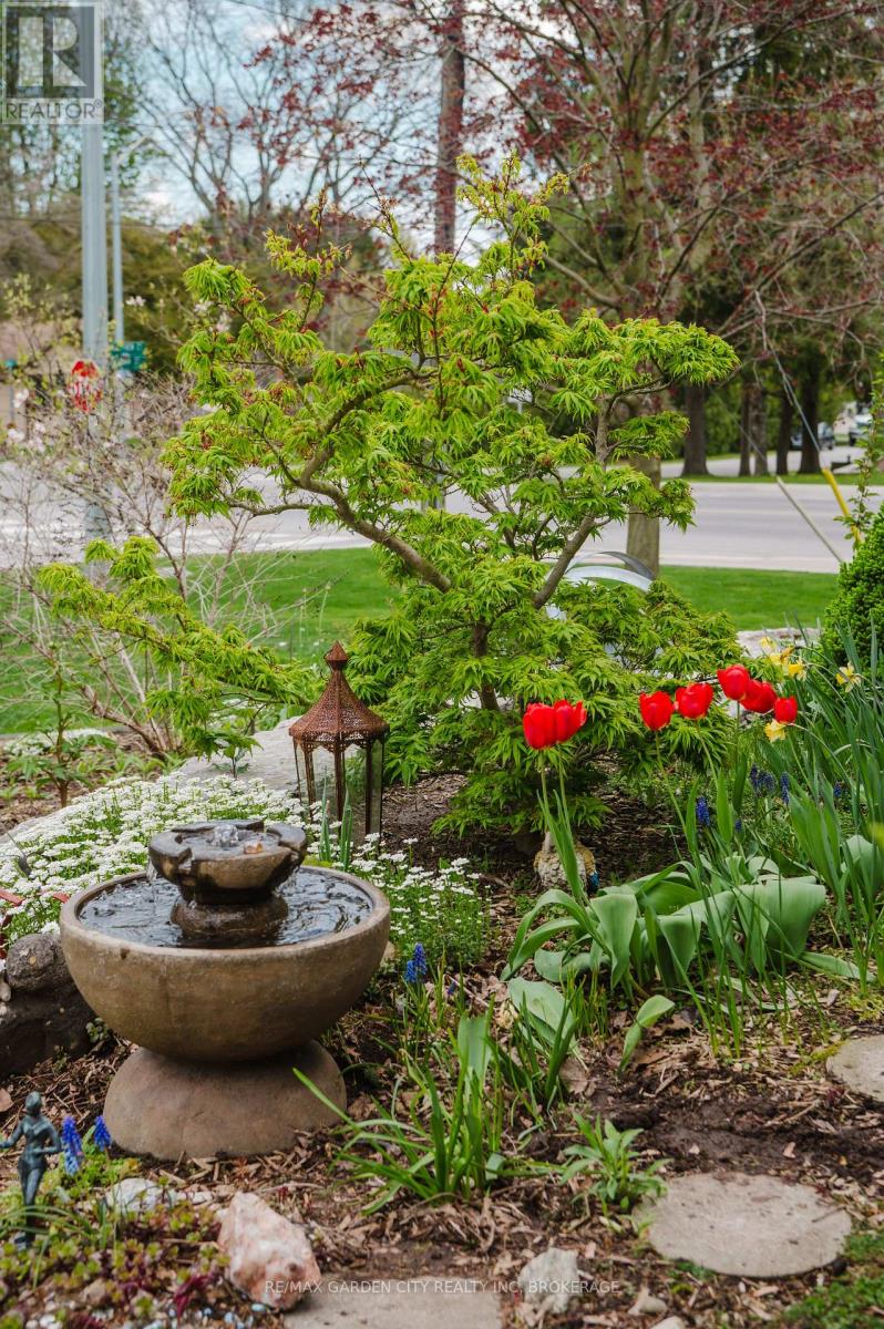 2 VALLEYVIEW COURT