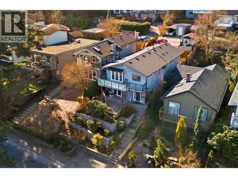 1911 DEEP COVE ROAD North Vancouver BC V7G1S7