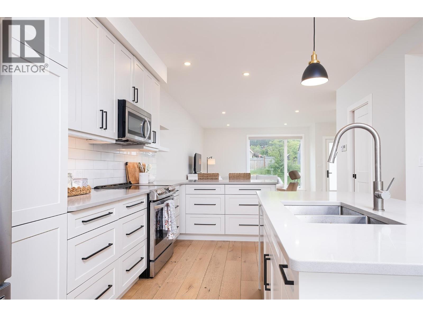 2452 WASHINGTON Street Unit# 4
