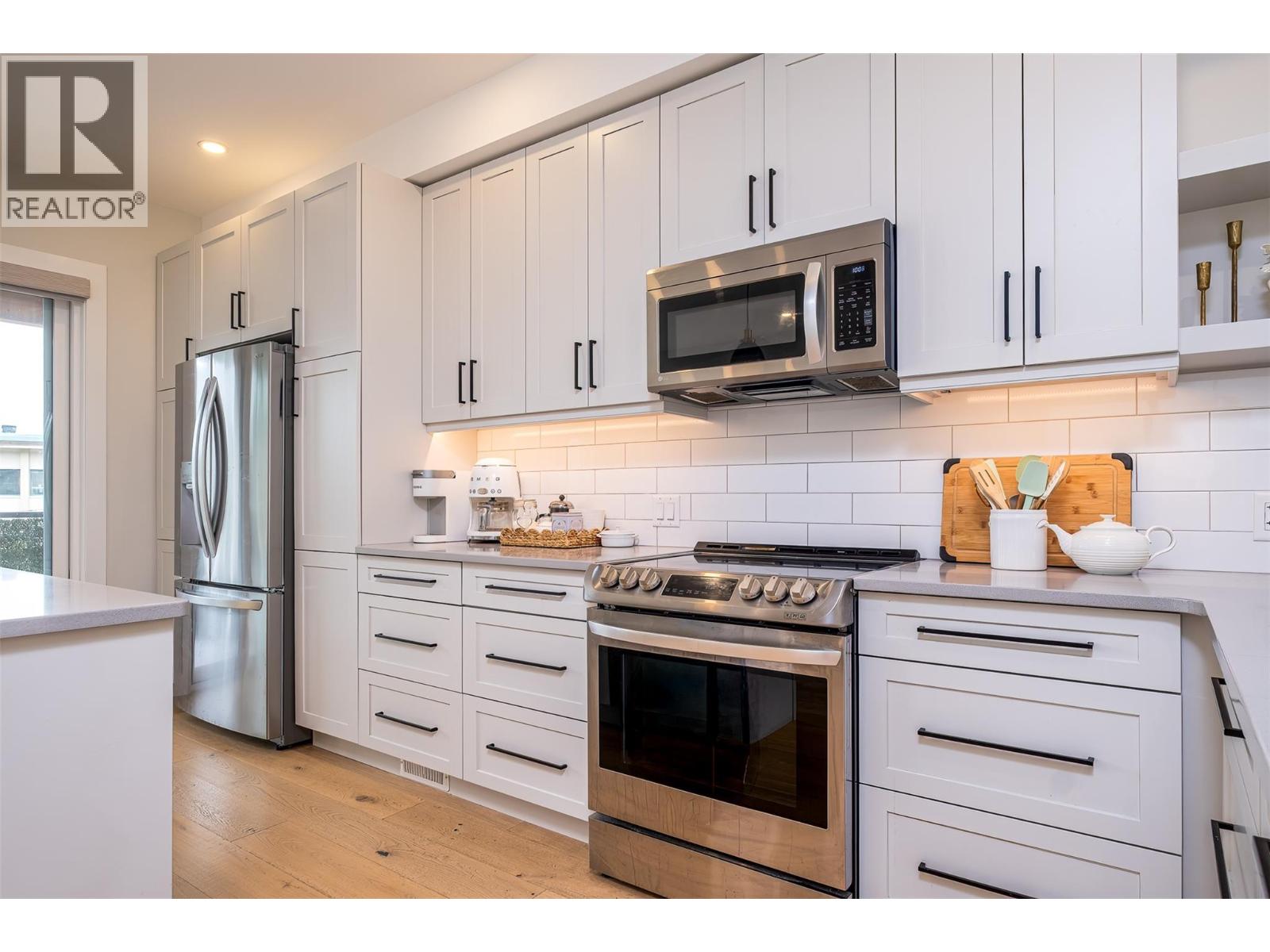 2452 WASHINGTON Street Unit# 4