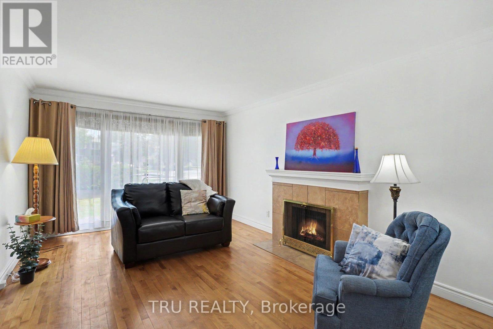 1908 SAUNDERSON DRIVE