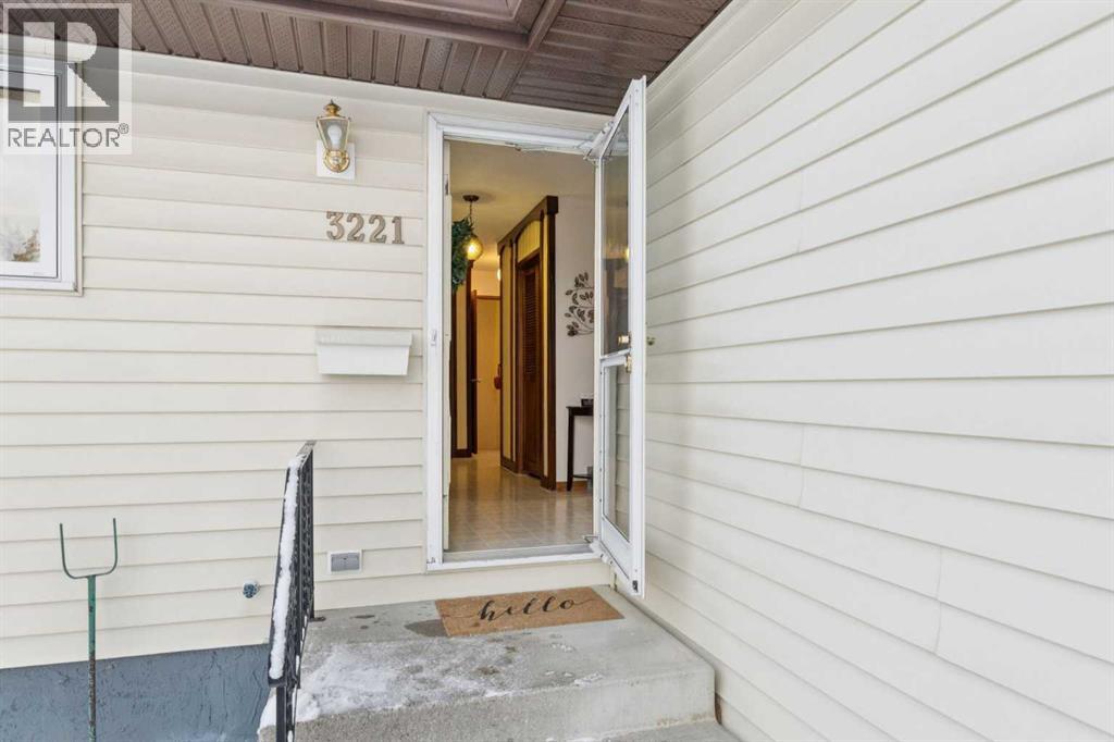 3221 Cedarille Drive SW