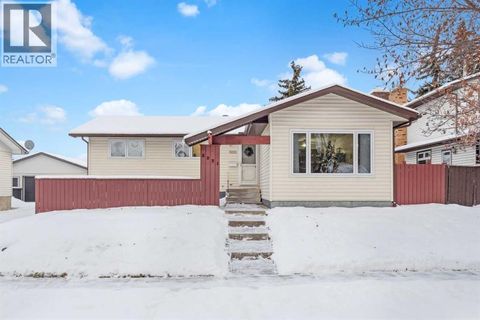 3221 Cedarille Drive SW Calgary AB T2W2N2