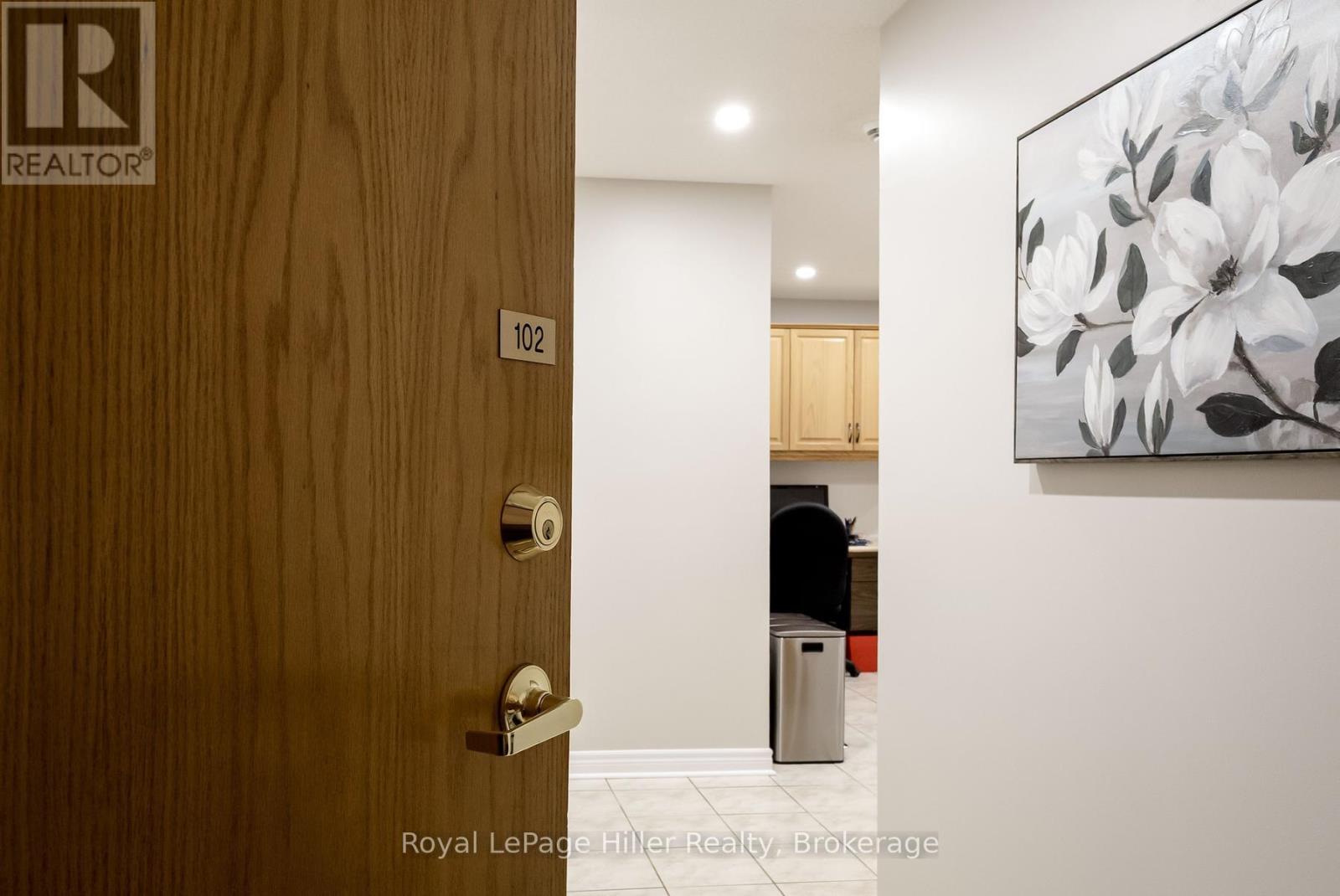 #102 - 160 ROMEO STREET S