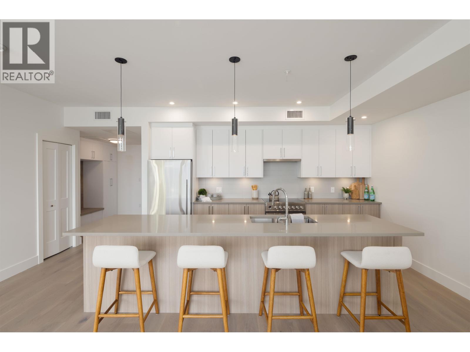 307 3405 MAMQUAM ROAD