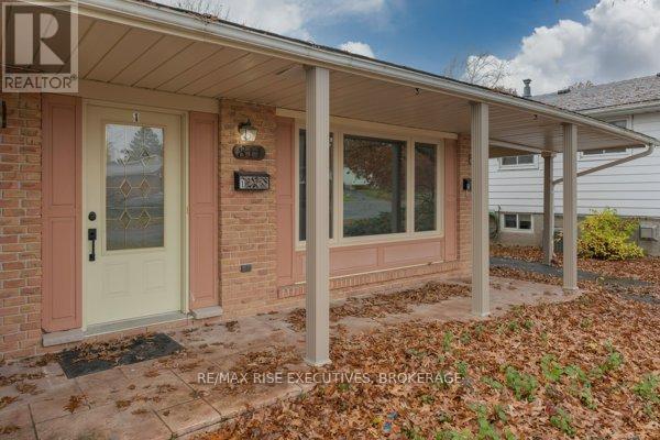 1 - 811 OVERLEA COURT