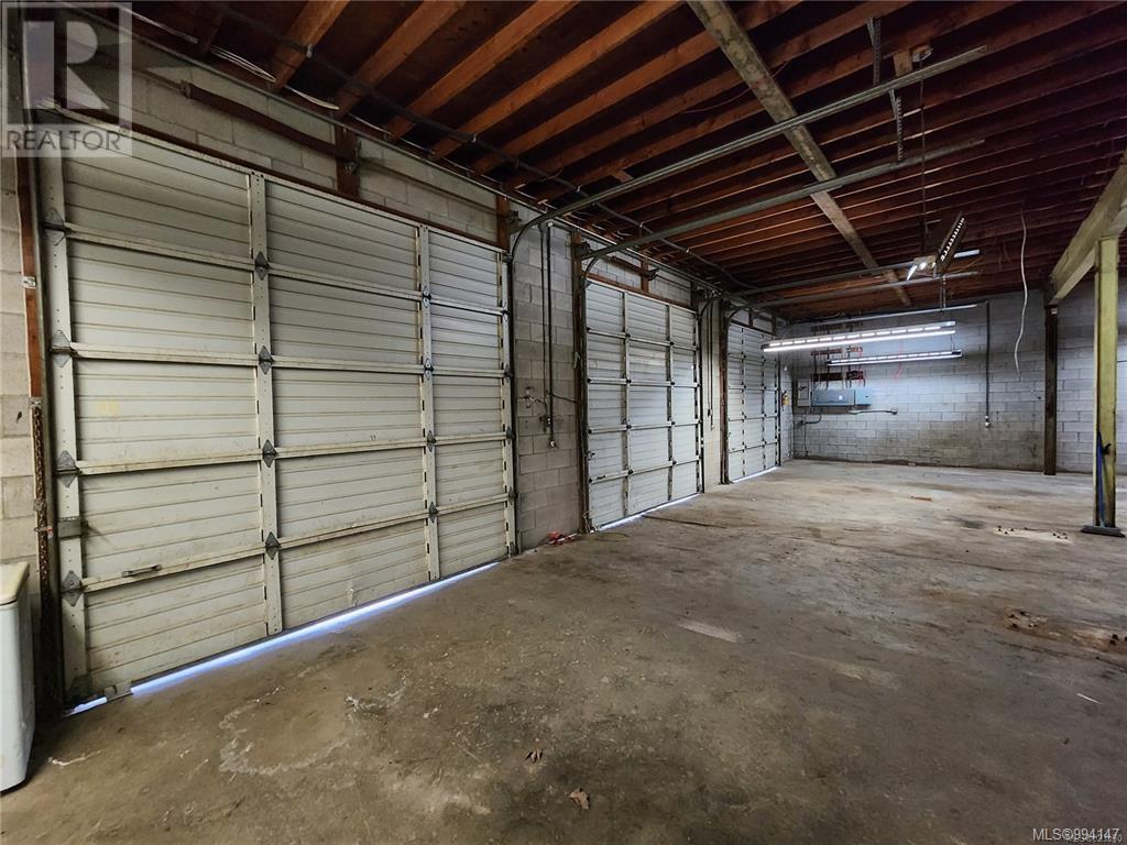 2090 Schoolhouse Rd