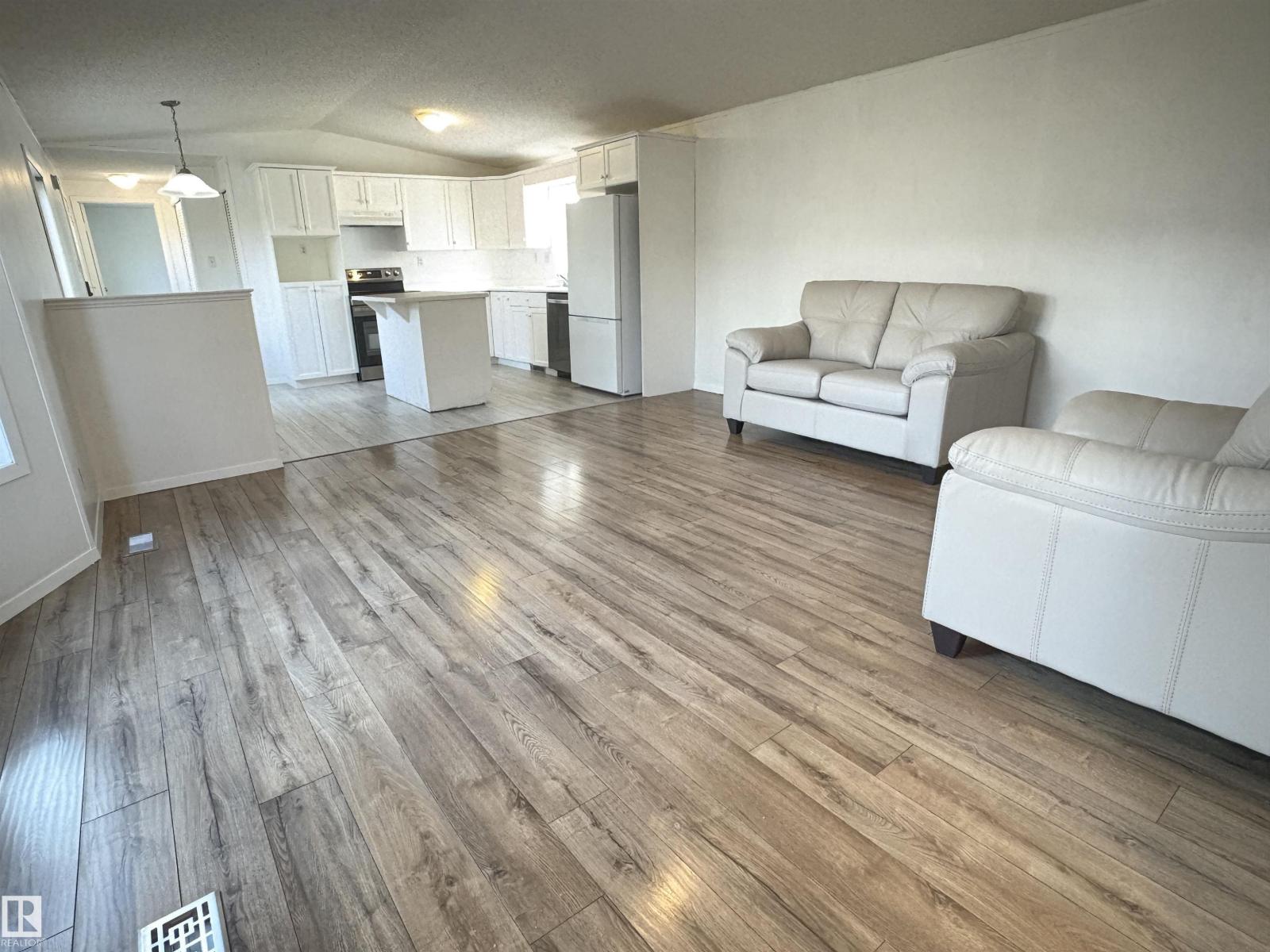 #1220 53222 Range Road 272