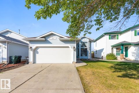 11 DANIELS WY Sherwood Park AB T8H1W9