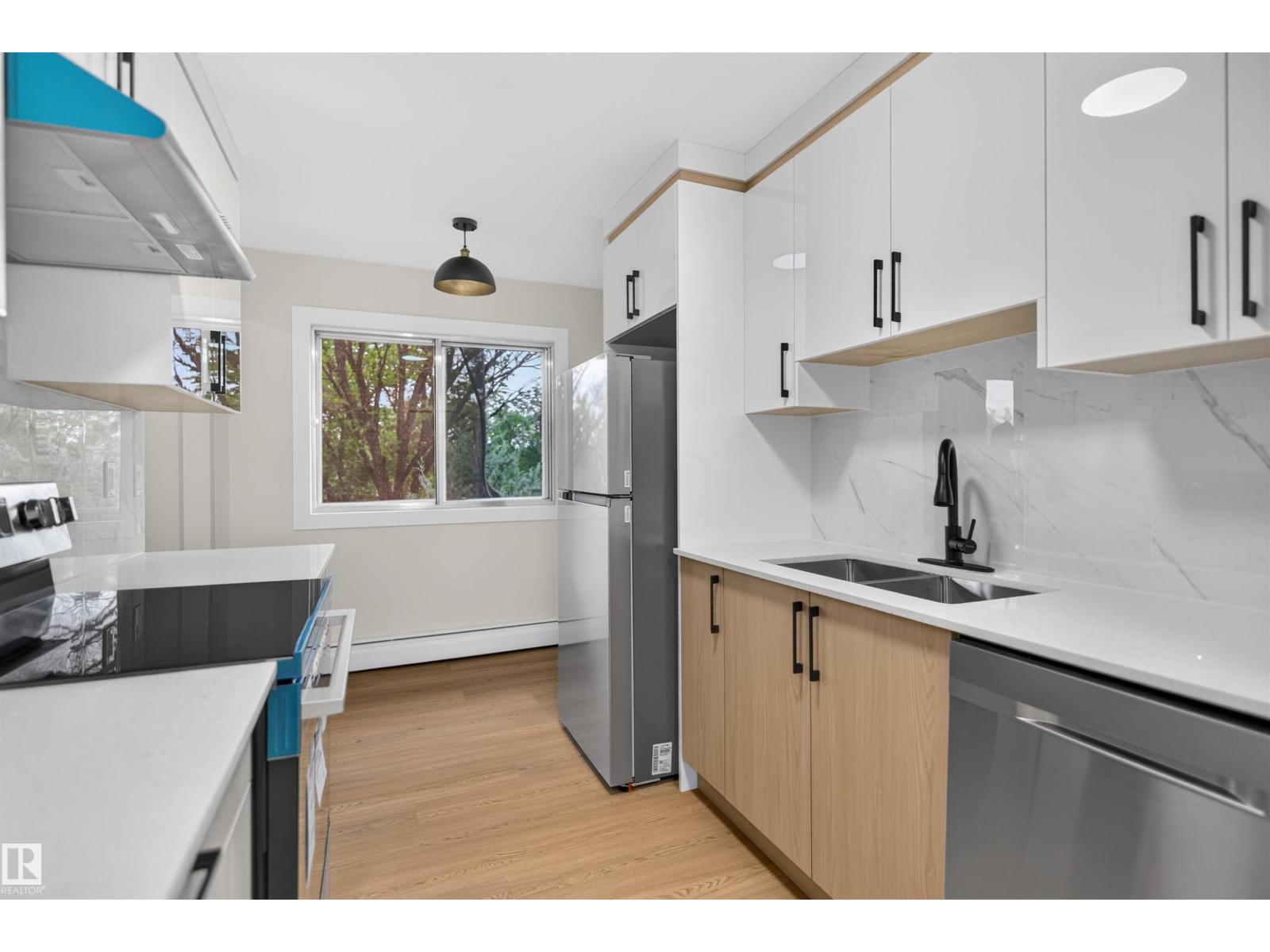 #305 11907 81 ST NW