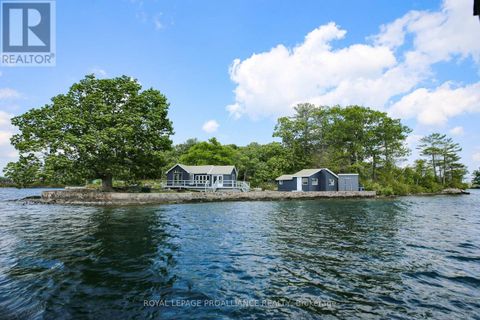 1 BLACK CAT ISLAND Frontenac Islands (The Islands) ON K0E1L0