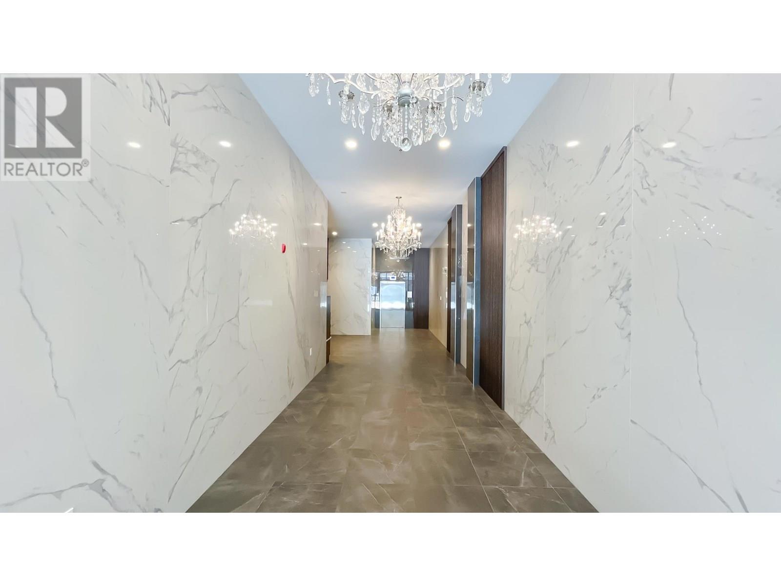 306 1331 MARINE DRIVE