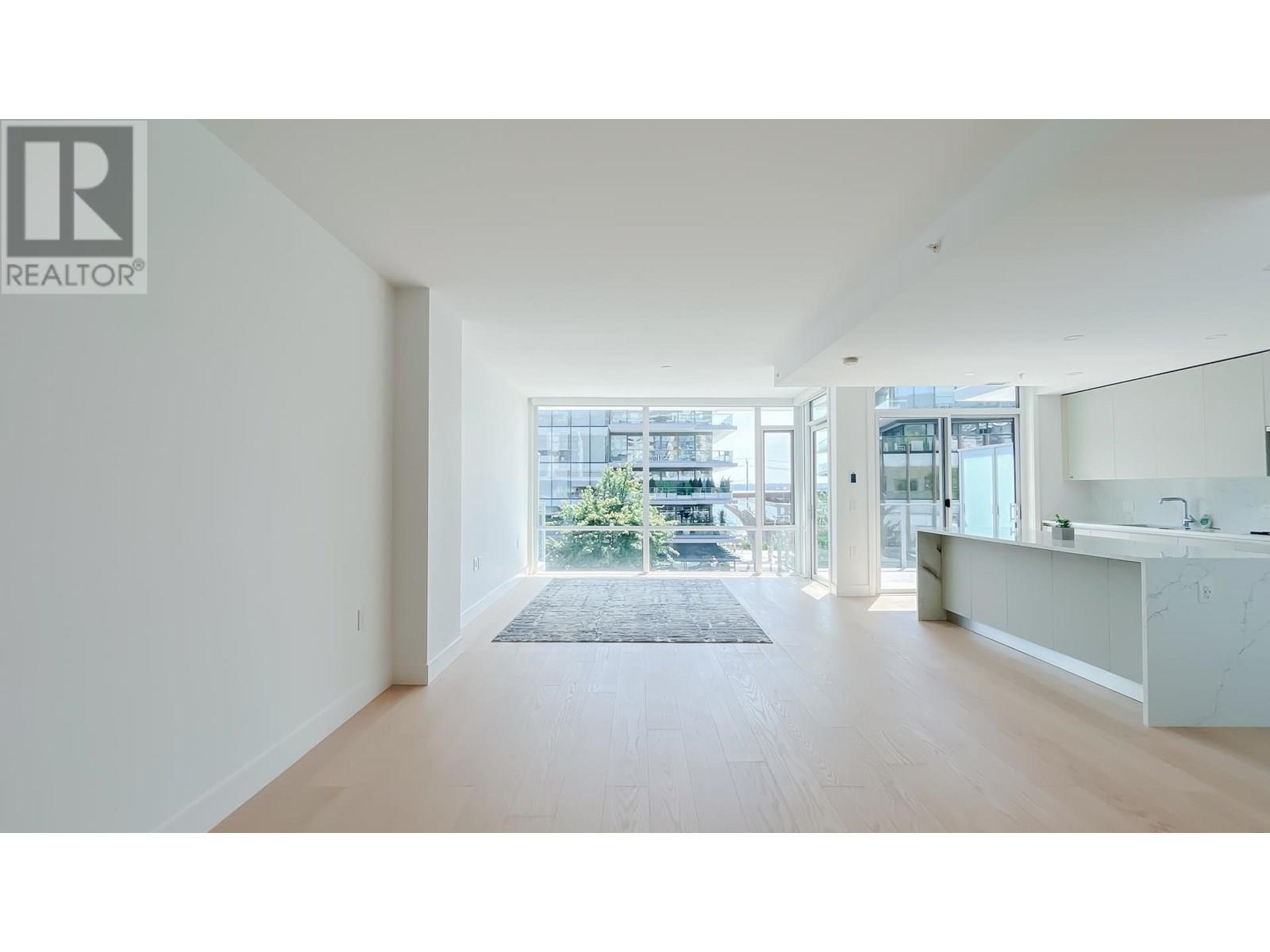 306 1331 MARINE DRIVE