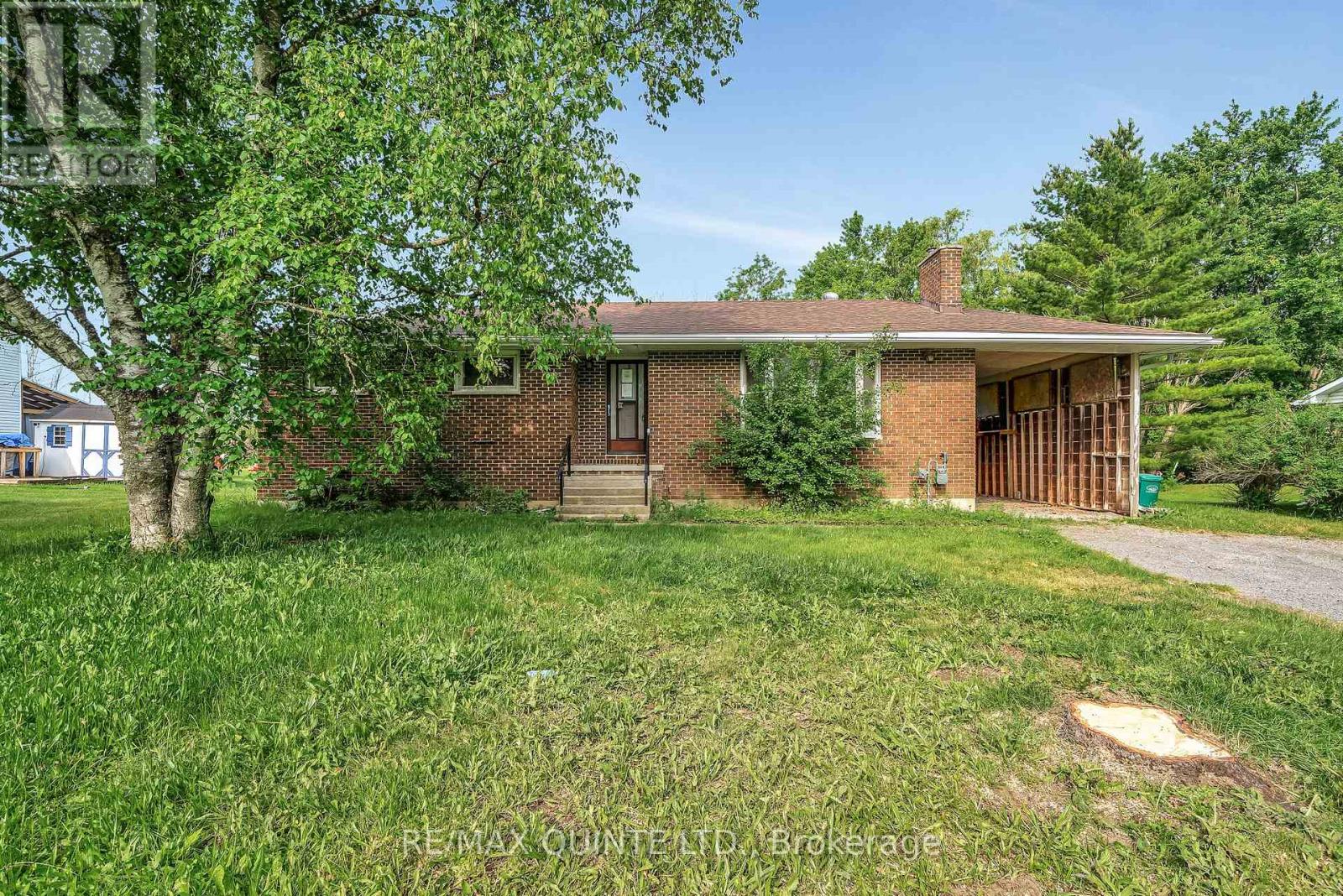 Photo 1 of 33 — 403 WHITES ROAD, Quinte West (Sidney Ward), ON K8V5P5