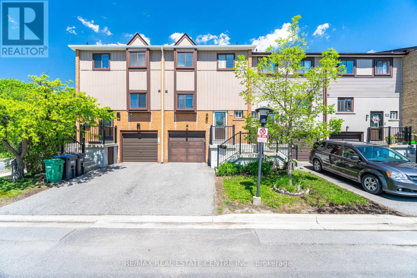 Photo 1 of 50 — 122 MOREGATE CRESCENT, Brampton (Central Park), ON L6S3K9