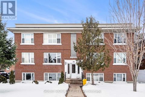 1 - 726 EDISON AVENUE Ottawa ON K2A1W1