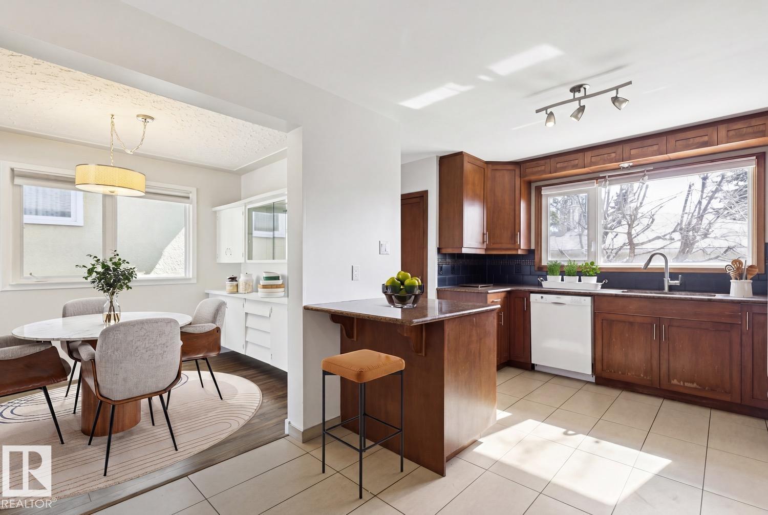 11451 48 AV NW