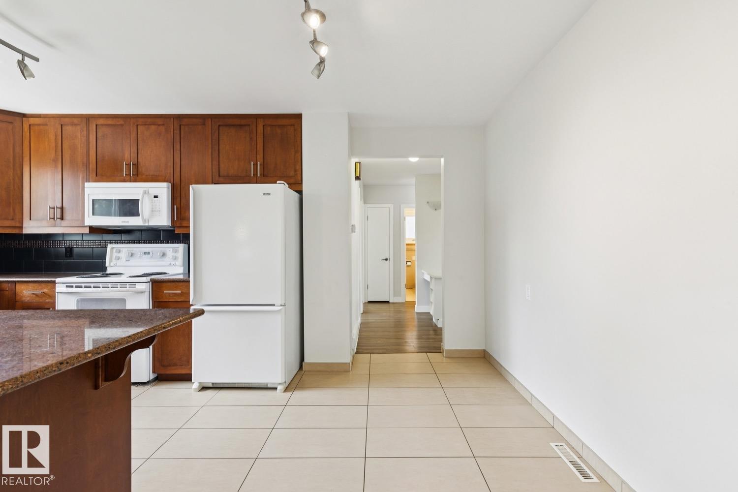 11451 48 AV NW
