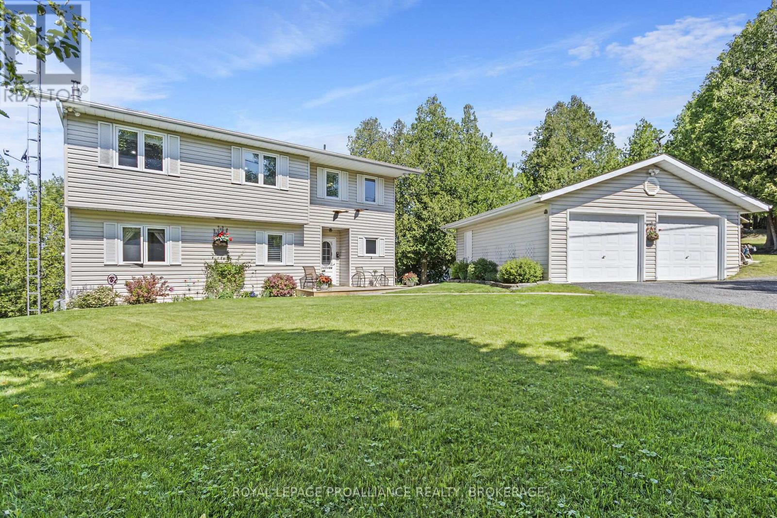 1016 ROCKY SHORE LANE