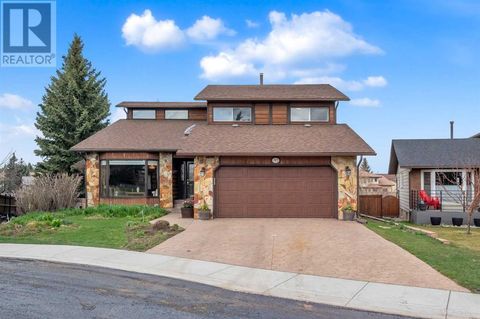 519 Bernard Mews NW Calgary AB T3M0J1