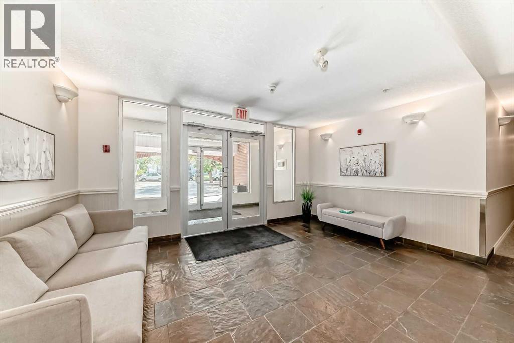 214, 2 Hemlock Crescent SW