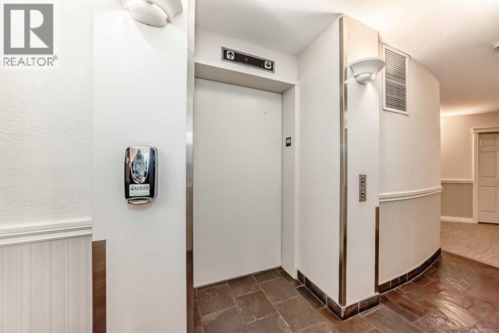 214, 2 Hemlock Crescent SW